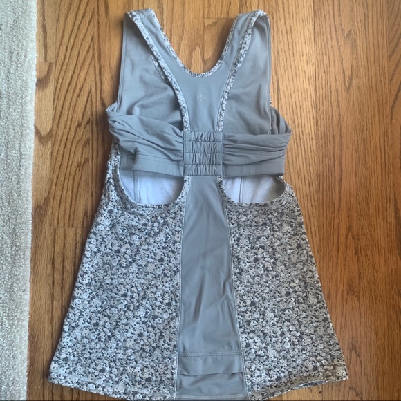 Lululemon Grey Floral Turbo Tank - Picture 2 of 5